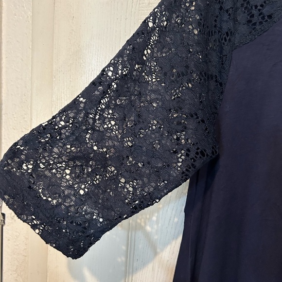 NWOT “Dante Malan” Navy Knit Top With Shark Tails And Lace 3/4”Sleeves - Picture 2 of 5